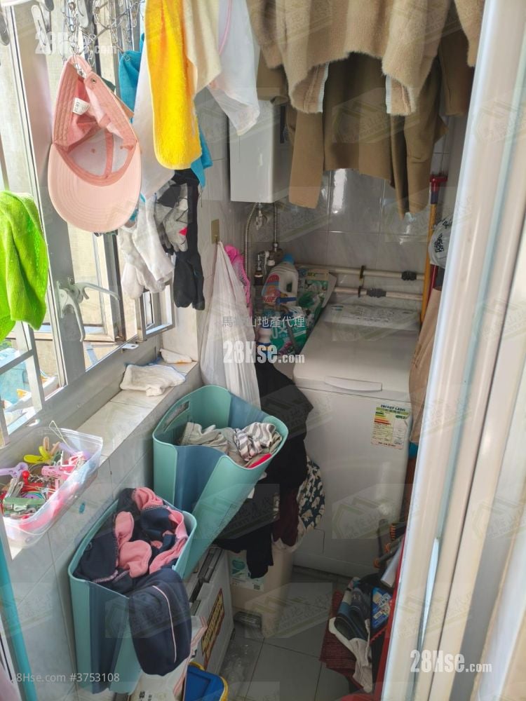 Kam Ying Court Sell 3 Bedrooms , 1 Bathroom 554 ft²