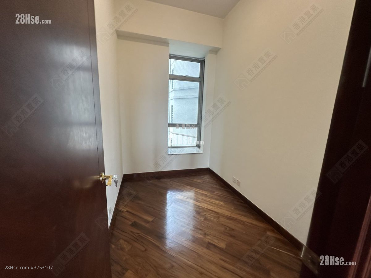 一號銀海 售盤 3 房 , 3 浴室 963 平方呎