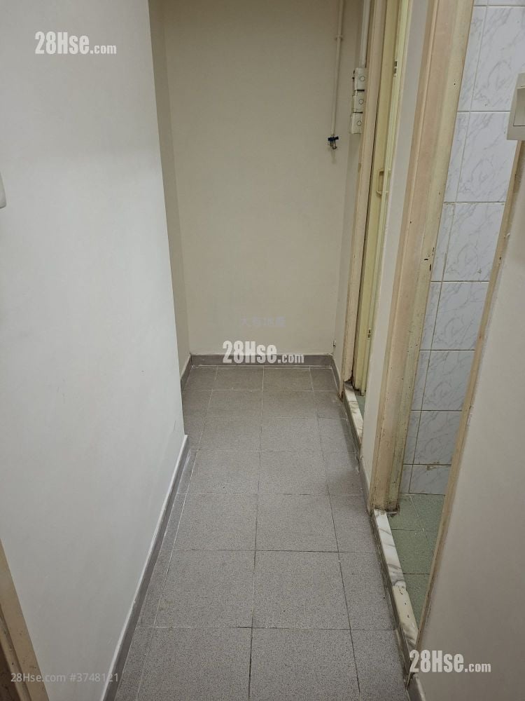 中英樓 租盤 開放式間隔 , 1 浴室 120 平方呎