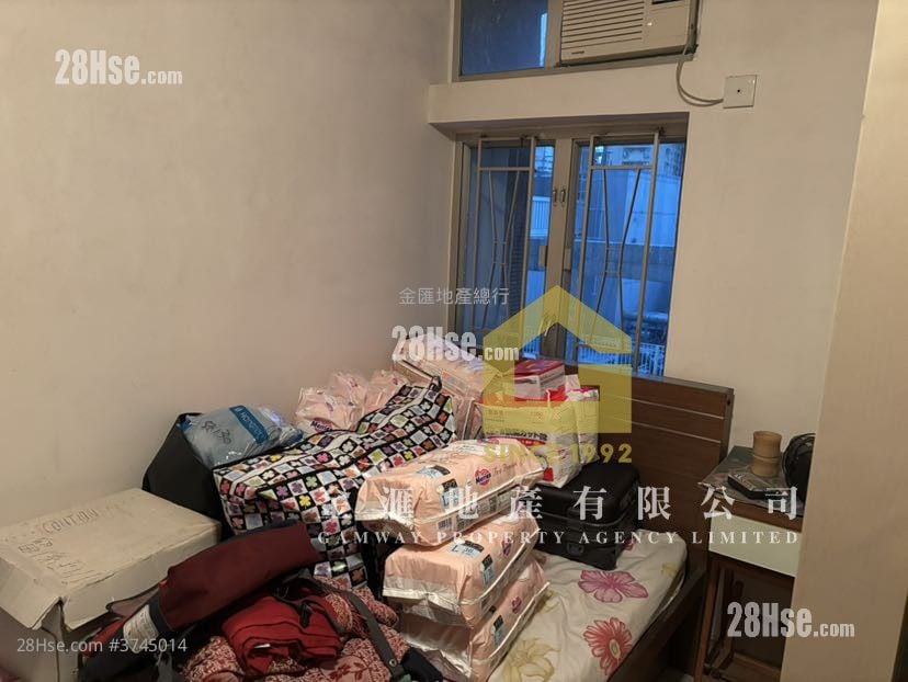 Fung Chuen Court Sell 3 Bedrooms , 1 Bathroom 598 ft²