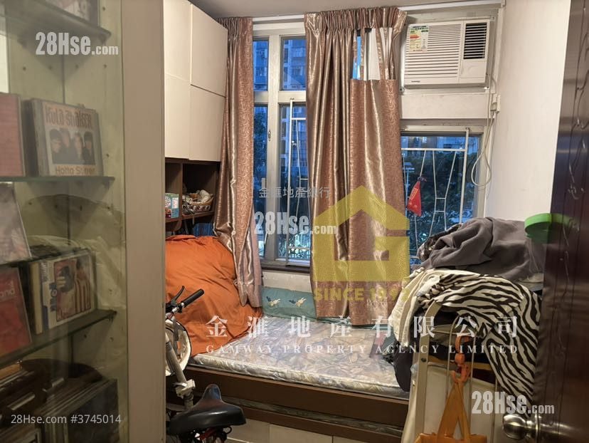 Fung Chuen Court Sell 3 Bedrooms , 1 Bathroom 598 ft²