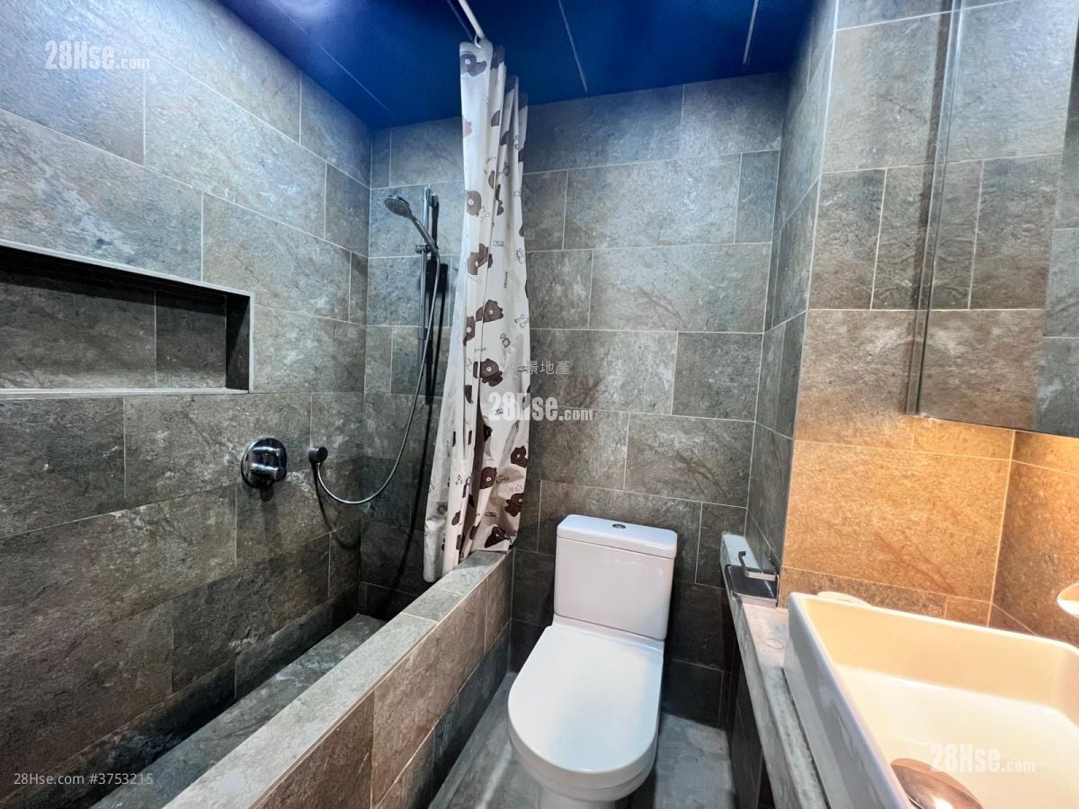 Sky Tower Sell 2 Bedrooms , 1 Bathroom 452 ft²