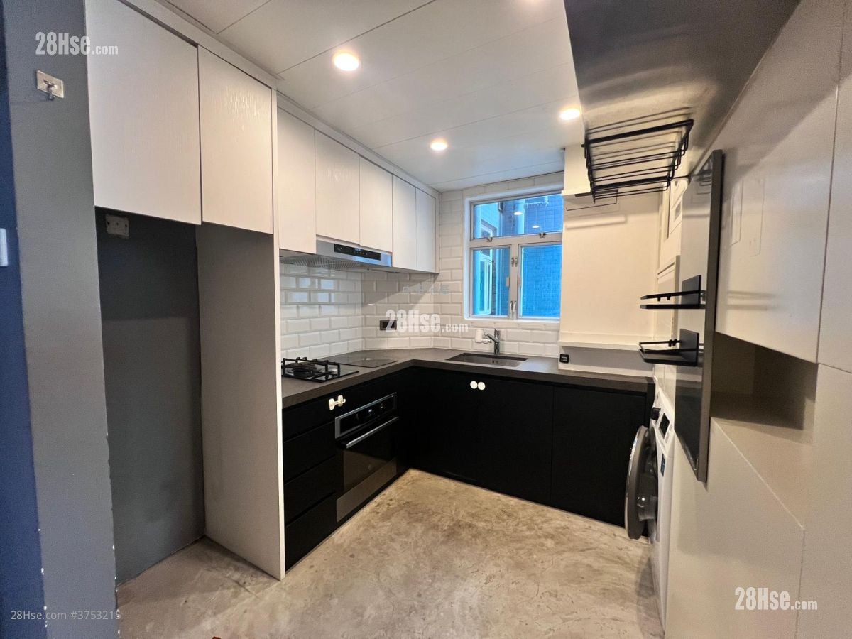 Sky Tower Sell 2 Bedrooms , 1 Bathroom 452 ft²