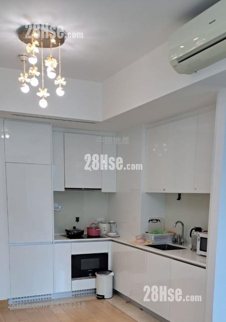 Savannah Sell 2 Bedrooms , 1 Bathroom 470 ft²