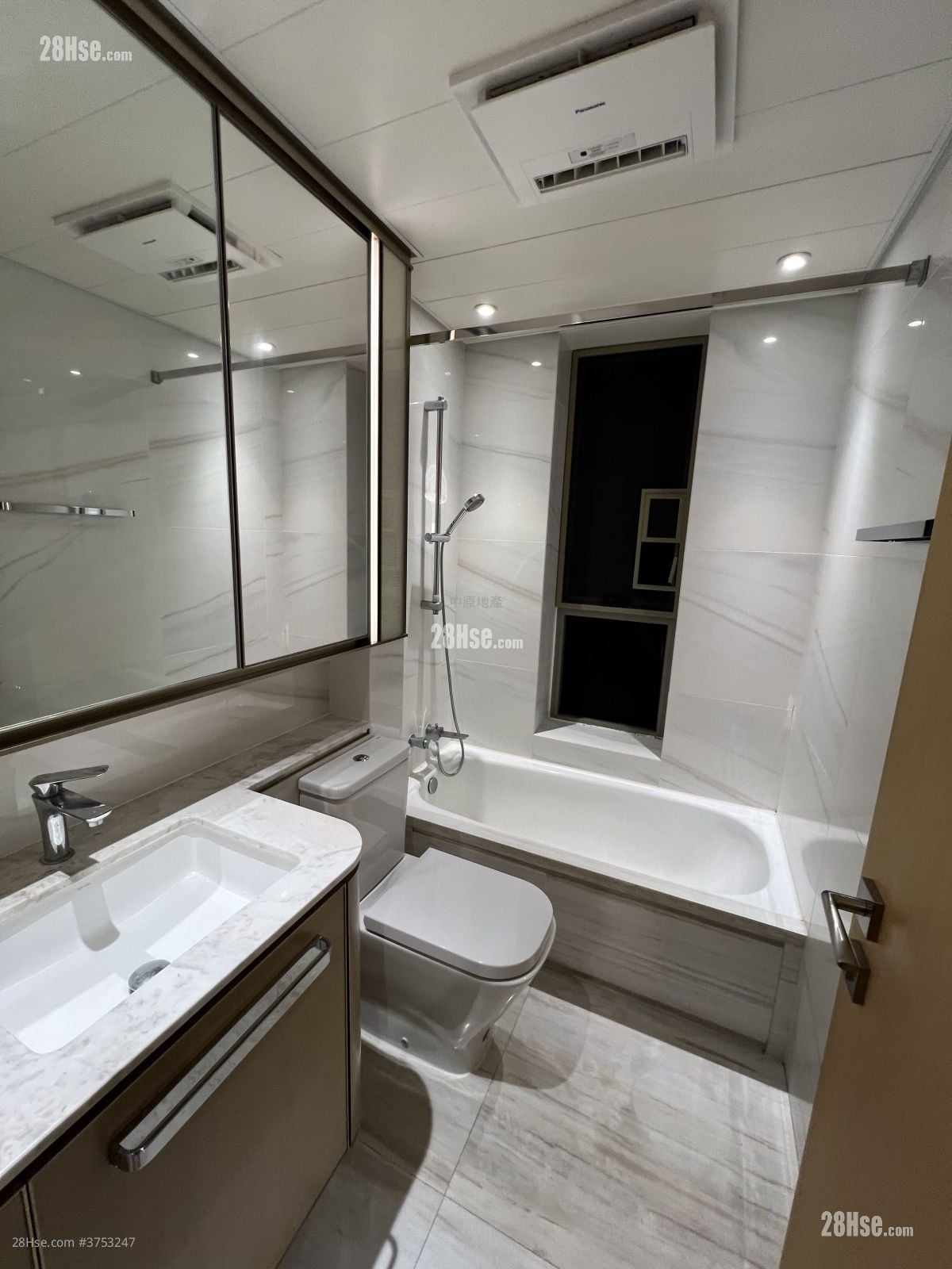 Ocean Marini 售盘 3 房 , 1 浴室 799 平方尺