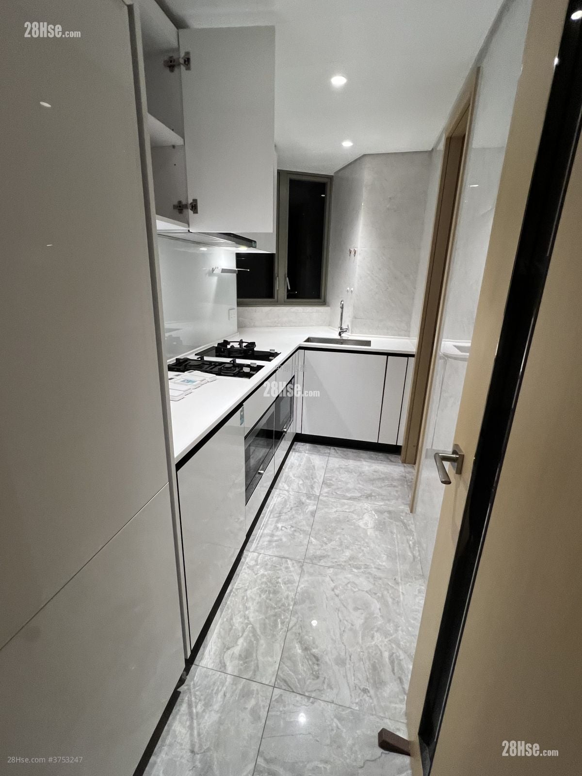 Ocean Marini 售盘 3 房 , 1 浴室 799 平方尺