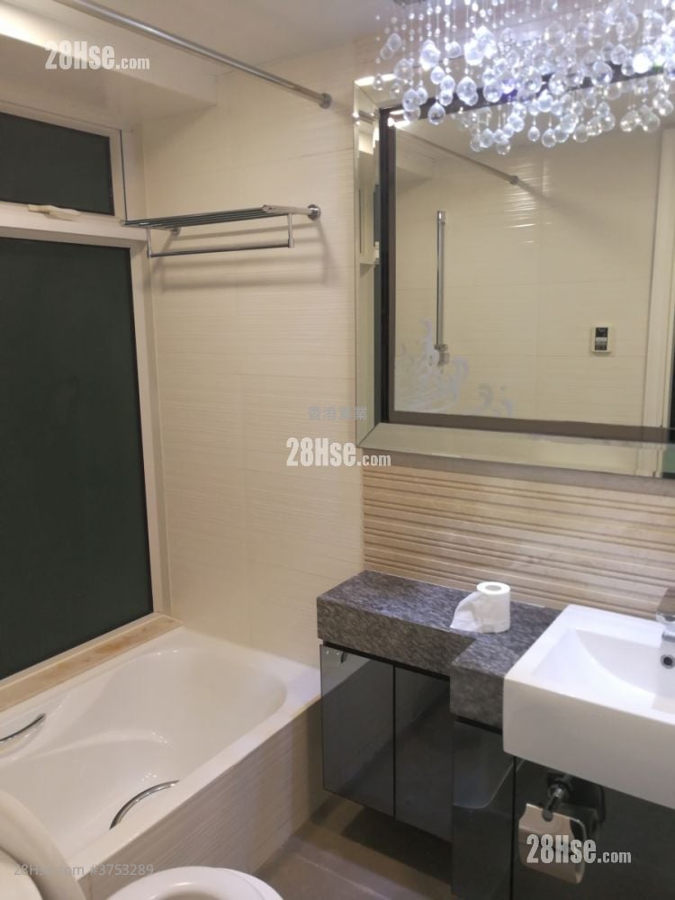 峻滢 售盘 3 房 , 2 浴室 695 平方尺