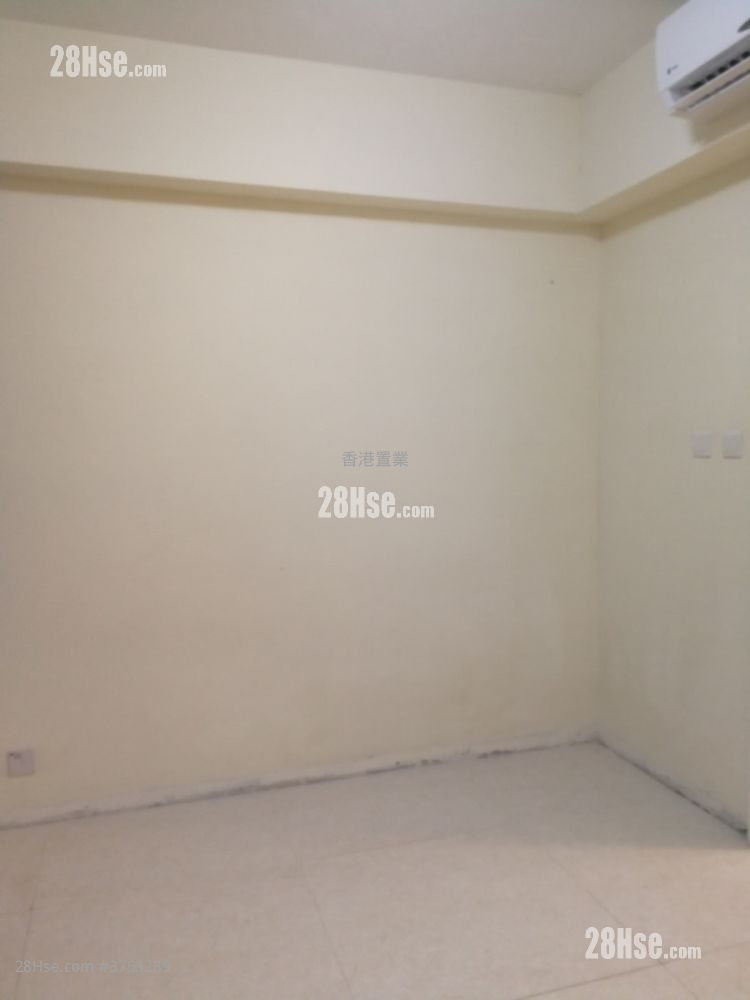 峻滢 售盘 3 房 , 2 浴室 695 平方尺