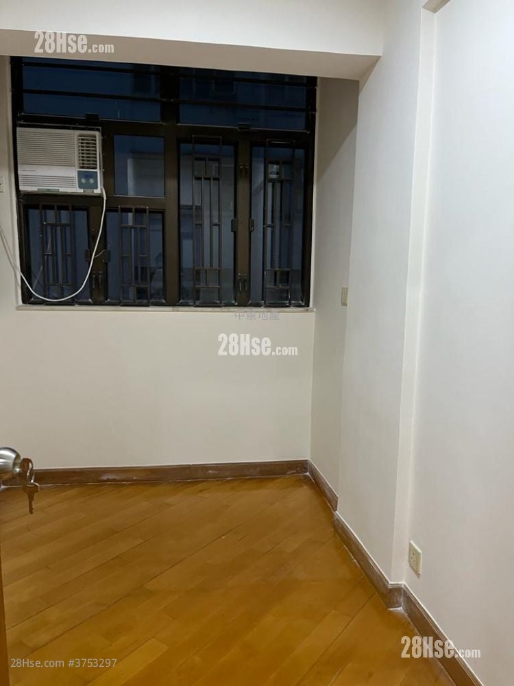 Tung Po Building Sell 2 Bedrooms , 1 Bathroom 337 ft²