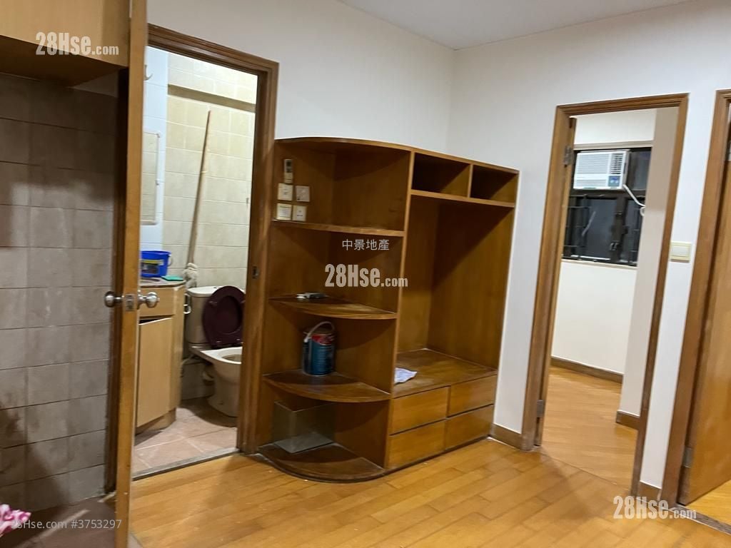 Tung Po Building Sell 2 Bedrooms , 1 Bathroom 337 ft²