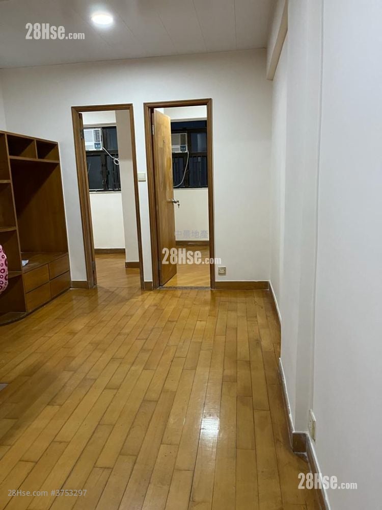 Tung Po Building Sell 2 Bedrooms , 1 Bathroom 337 ft²