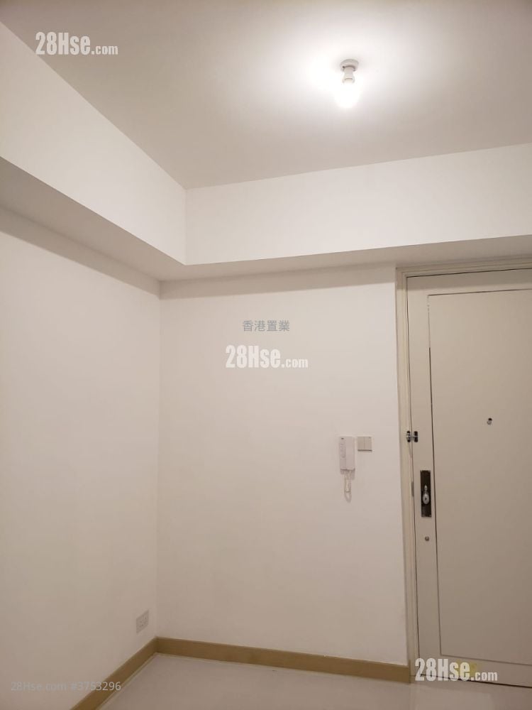 Monterey Sell 2 Bedrooms , 1 Bathroom 565 ft²