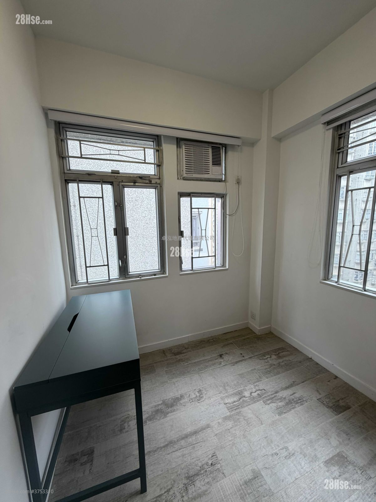 創業中心 租盤 2 房 , 1 浴室 376 平方呎