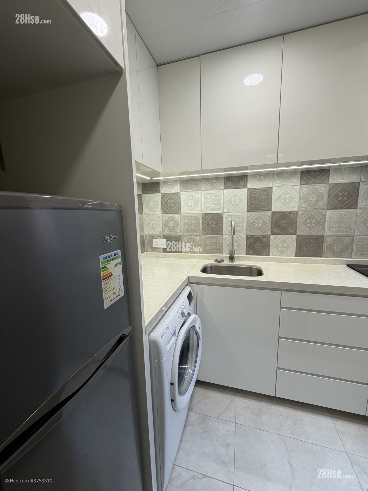 創業中心 租盤 2 房 , 1 浴室 376 平方呎