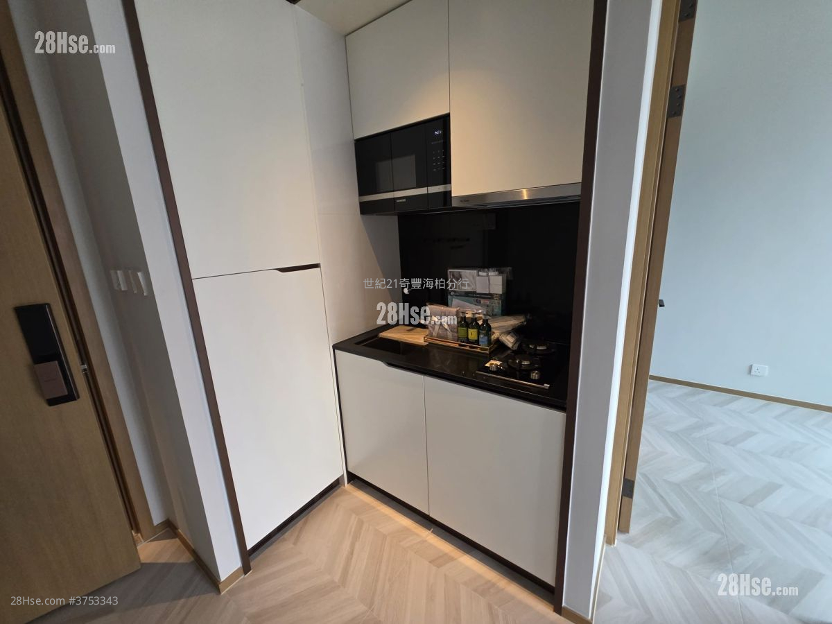 南首 租盤 1 房 258 平方呎