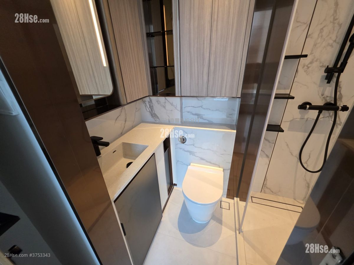 南首 租盤 1 房 258 平方呎