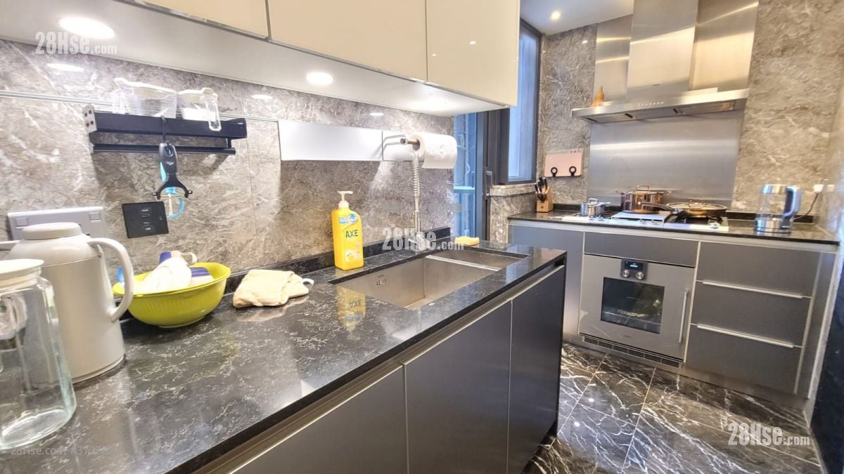 Ultima Sell 4 Bedrooms , 3 Bathrooms 1,581 ft²