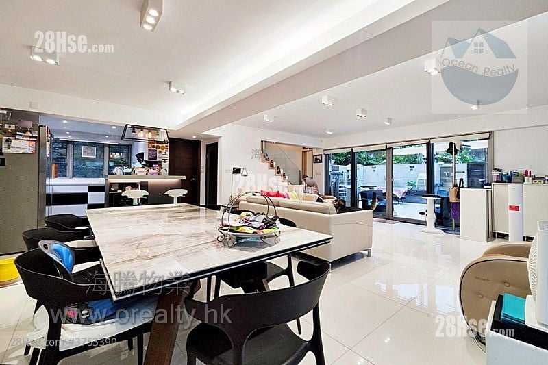 村屋 售盤 3 房 , 3 浴室 1,400 平方呎