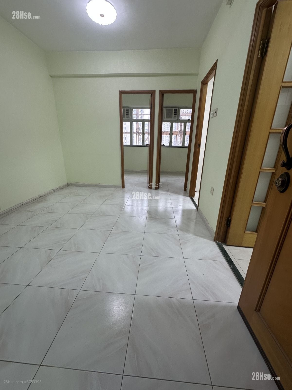 太安樓 售盤 2 房 , 1 浴室 351 平方呎