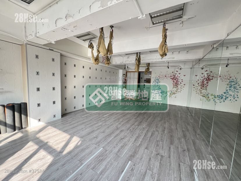 Tenement House Sell Studio , 2 Bathrooms 702 ft²