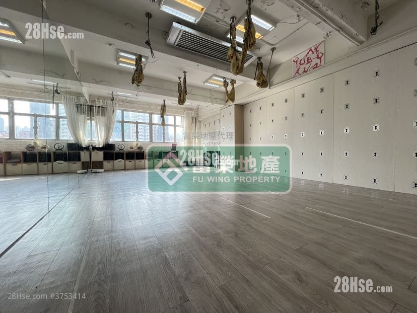 Tenement House Sell Studio , 2 Bathrooms 702 ft²