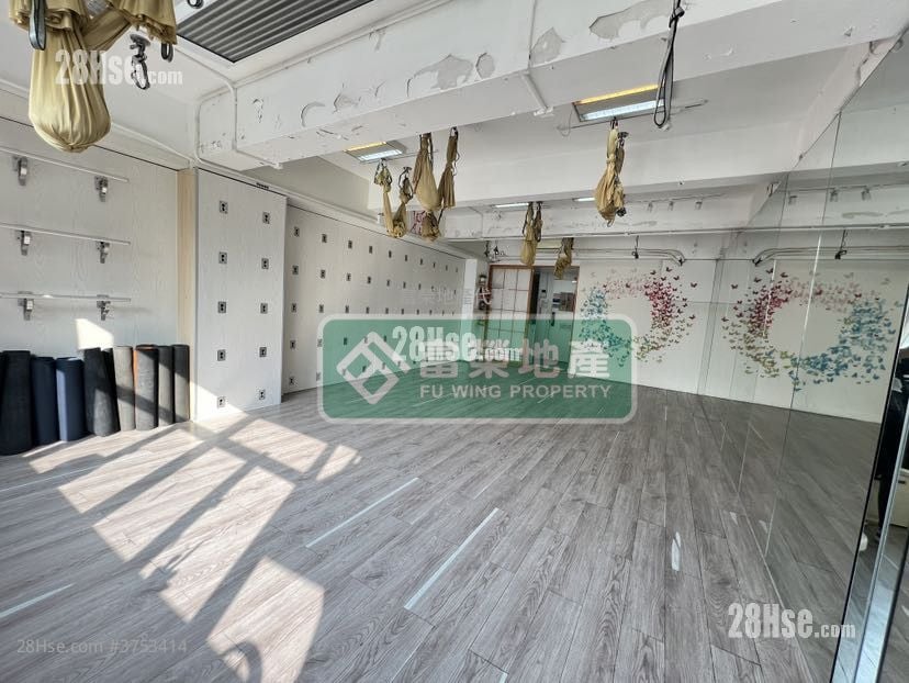 Tenement House Sell Studio , 2 Bathrooms 702 ft²