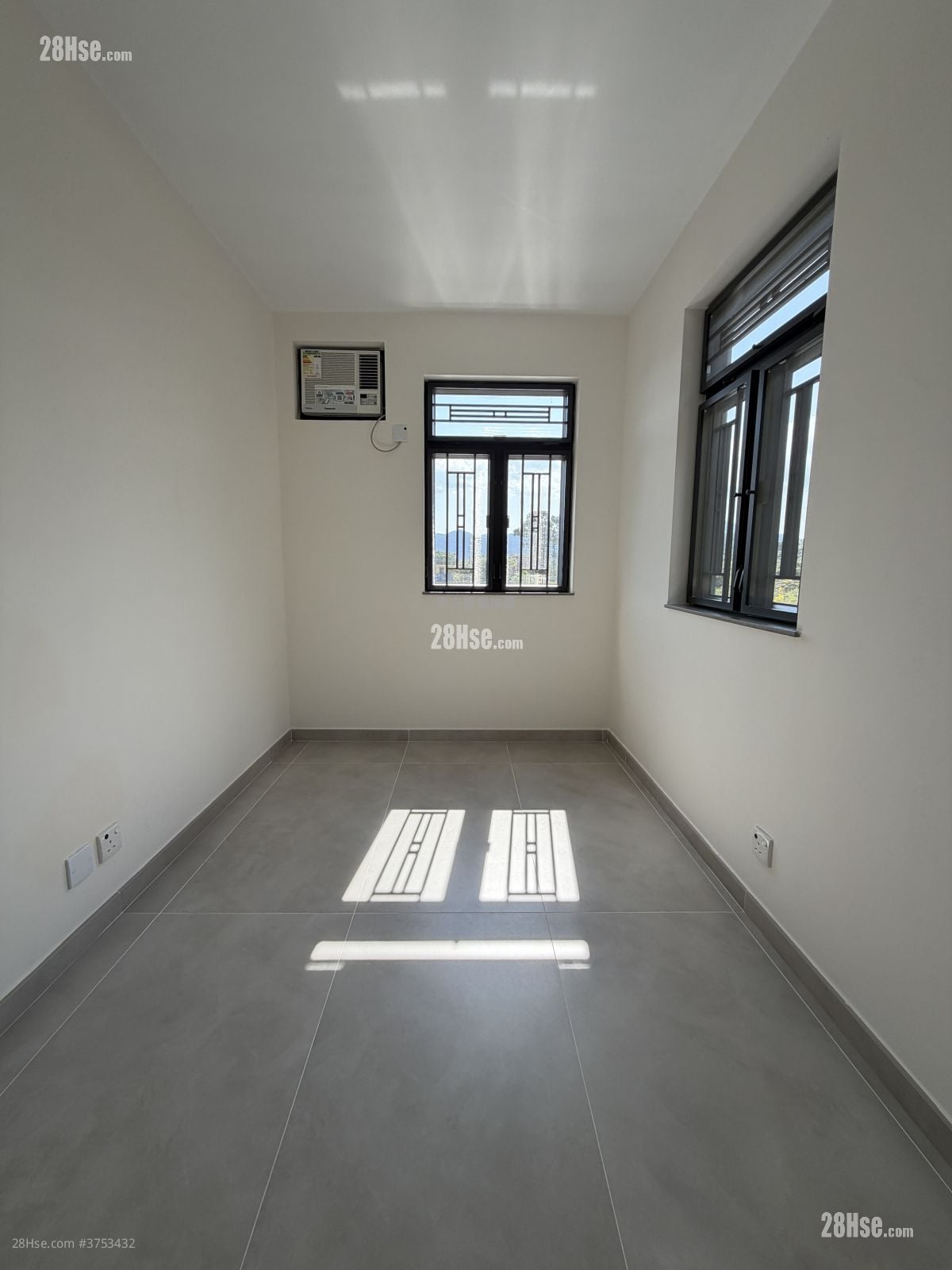 村屋 租盘 3 房 , 1 浴室 700 平方尺