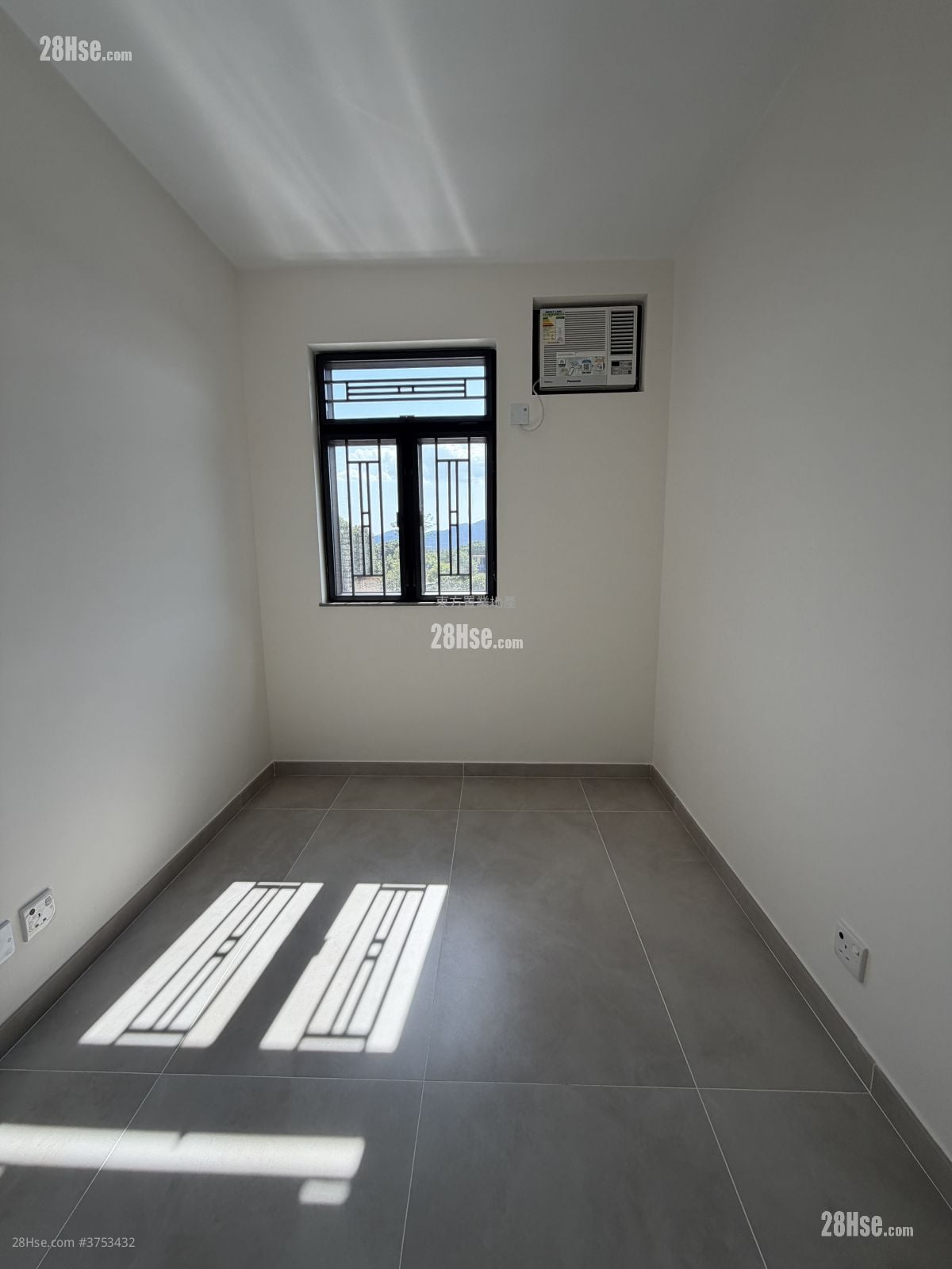 村屋 租盘 3 房 , 1 浴室 700 平方尺