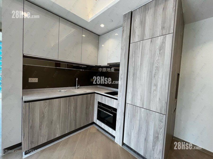 Villa Garda I Sell 2 Bedrooms 455 ft²