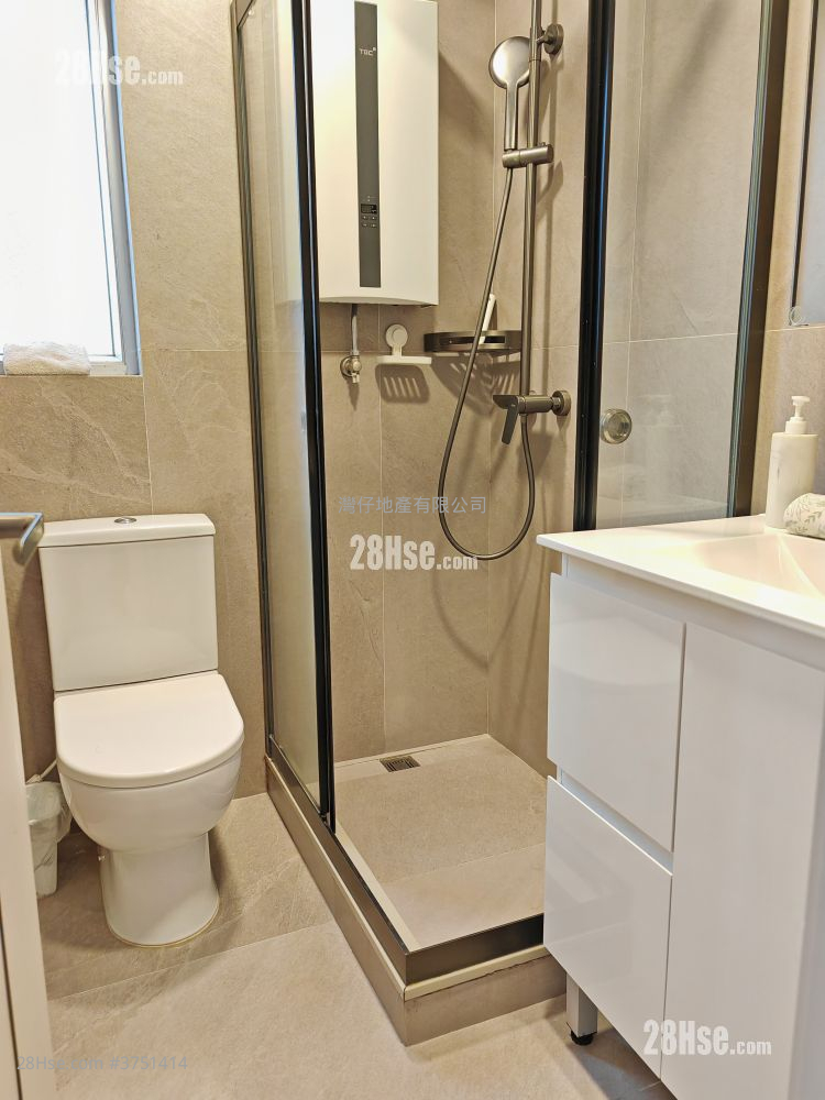 樂滿大廈 租盤 2 房 , 1 浴室 404 平方呎