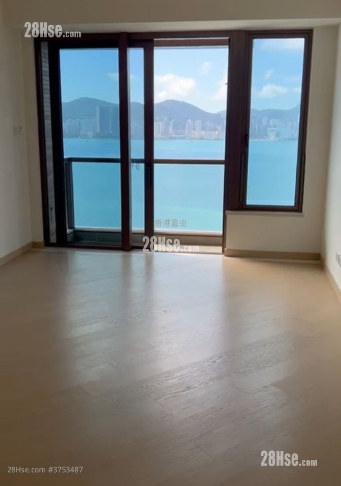 Lp10 Sell 3 Bedrooms , 3 Bathrooms 857 ft²