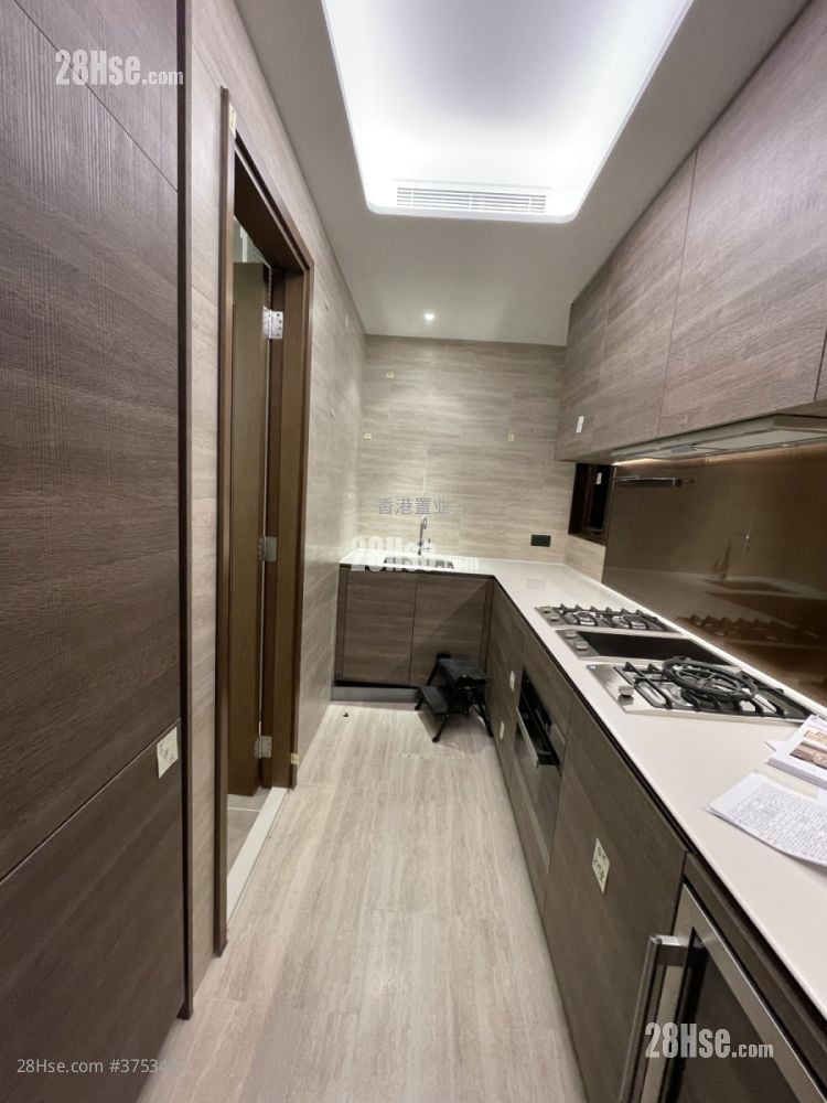 Lp10 Sell 3 Bedrooms , 3 Bathrooms 857 ft²