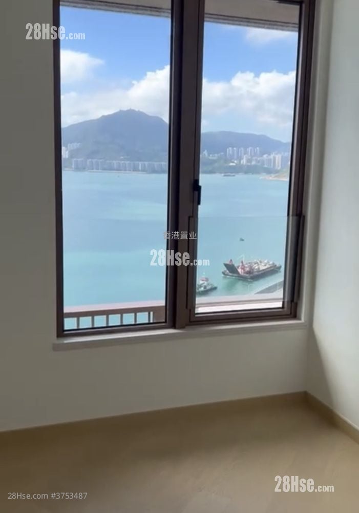 Lp10 Sell 3 Bedrooms , 3 Bathrooms 857 ft²