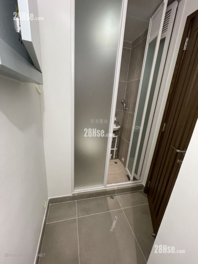 Lp10 Sell 3 Bedrooms , 3 Bathrooms 857 ft²