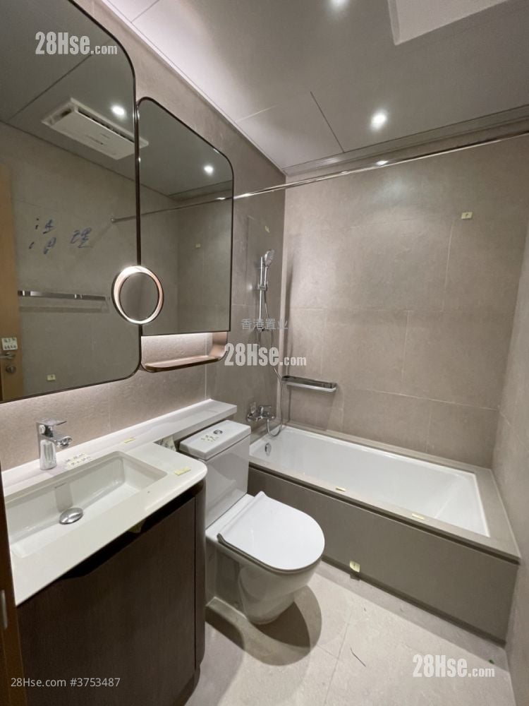 Lp10 Sell 3 Bedrooms , 3 Bathrooms 857 ft²