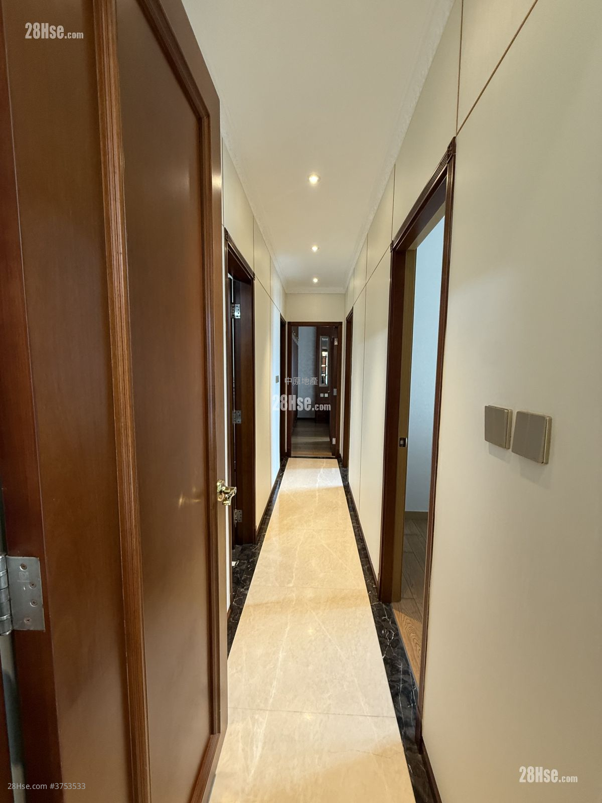 寶翠園 售盤 3 房 1,057 平方呎