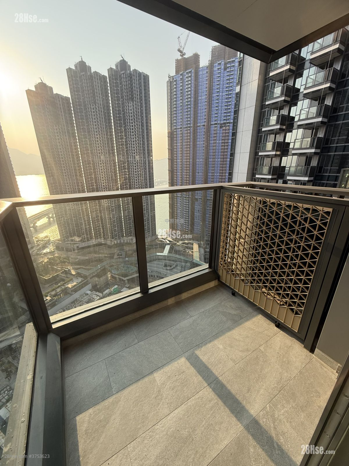 Seasons Place 租盤 447 平方呎