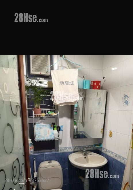 Fu Wah Court Rental 2 Bedrooms , 1 Bathroom 300 ft²