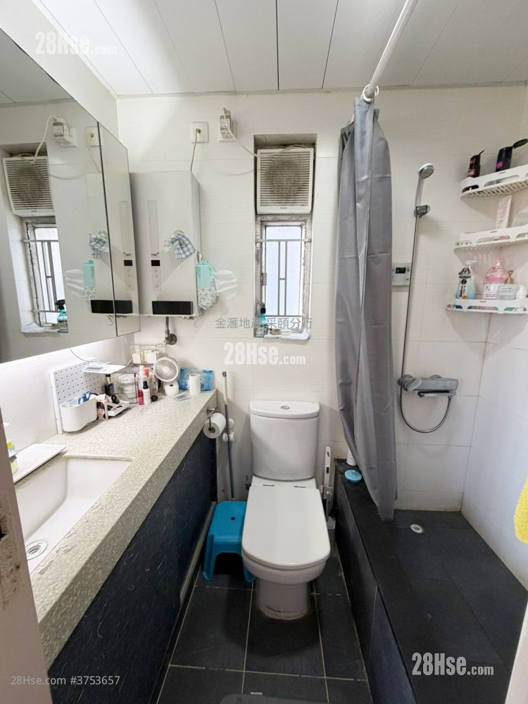 彩峰苑 售盤 3 房 , 1 浴室 597 平方呎