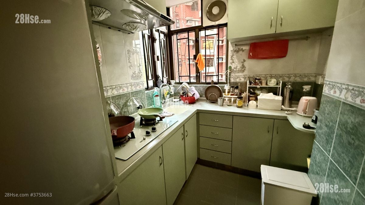 Dragon Heart Court Sell 3 Bedrooms , 1 Bathroom 762 ft²