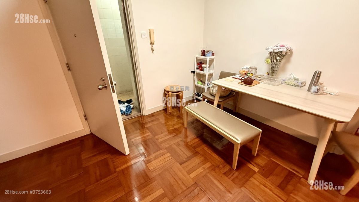 Dragon Heart Court Sell 3 Bedrooms , 1 Bathroom 762 ft²