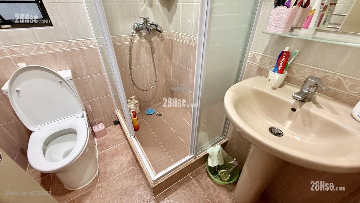 Dragon Heart Court Sell 3 Bedrooms , 1 Bathroom 762 ft²