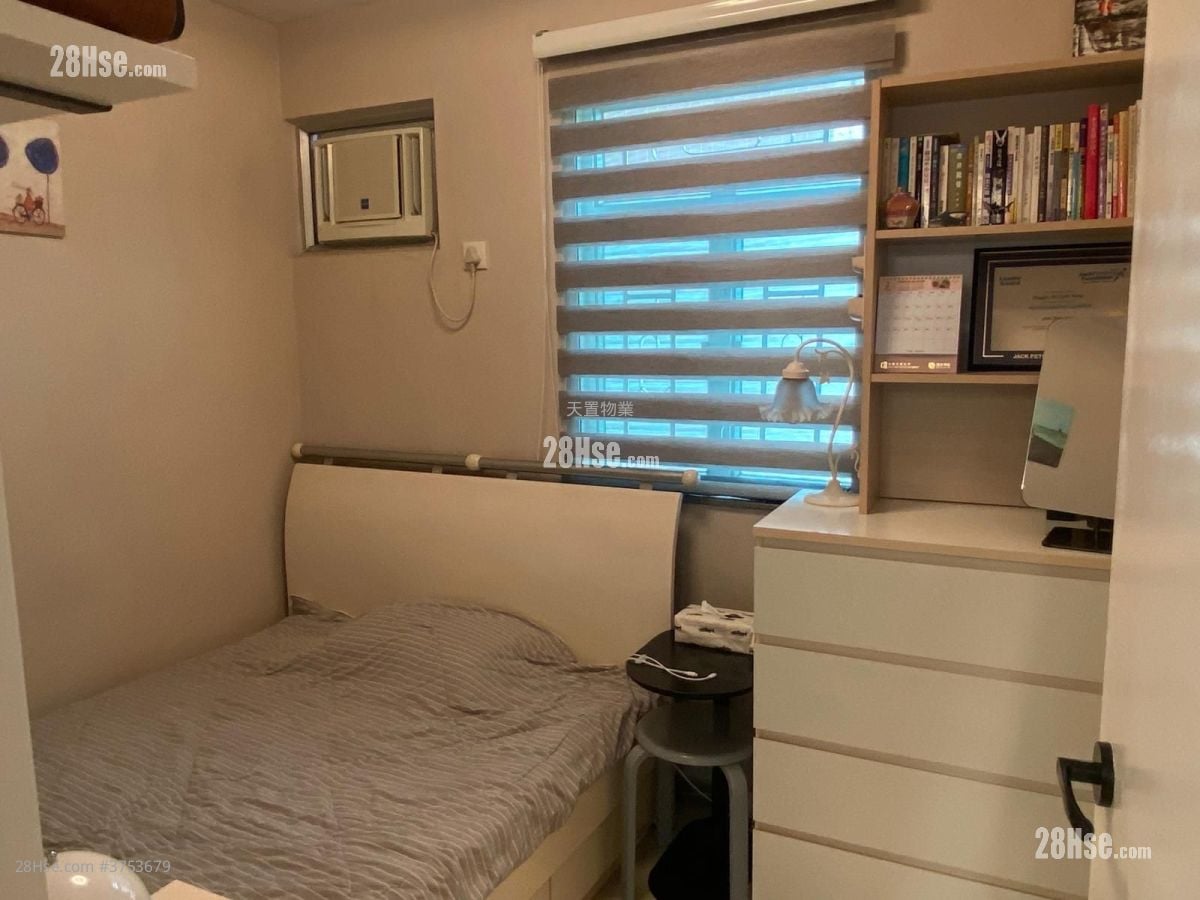 村屋 售盤 3 房 , 1 浴室 700 平方呎