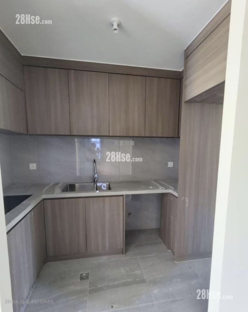 村屋 售盘 3 房 , 1 浴室 700 平方尺