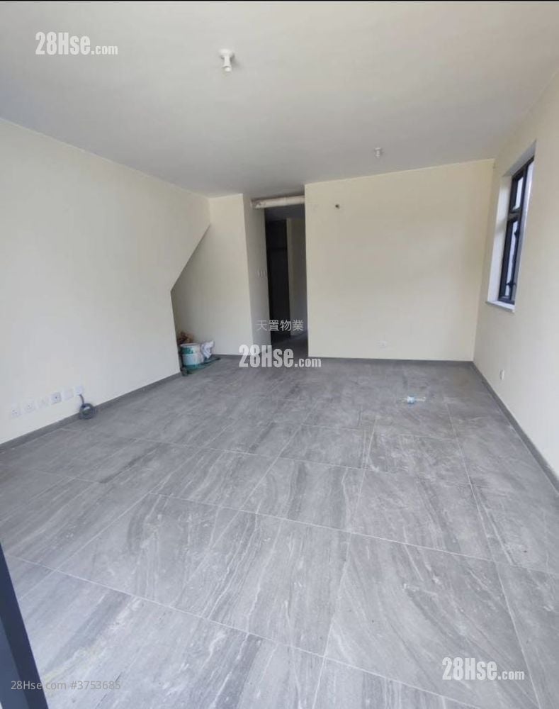 村屋 售盘 3 房 , 1 浴室 700 平方尺