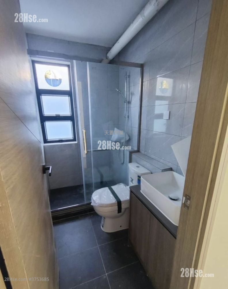 村屋 售盘 3 房 , 1 浴室 700 平方尺