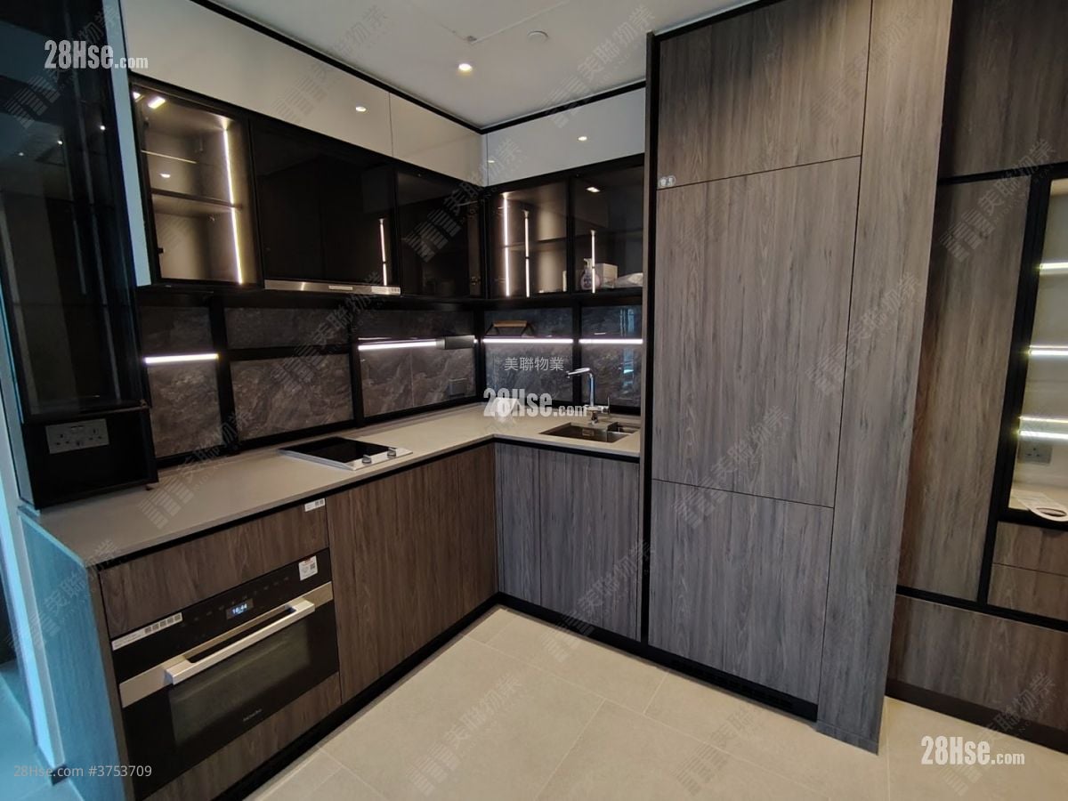 Cullinan Sky Sell 2 Bedrooms 460 ft²