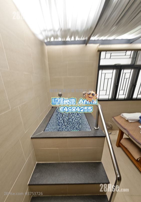 Erin Court Sell 5+ Bedrooms , 5+ Bathrooms 1,249 ft²