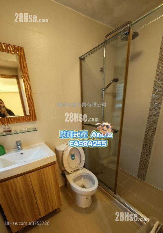 Erin Court Sell 5+ Bedrooms , 5+ Bathrooms 1,249 ft²