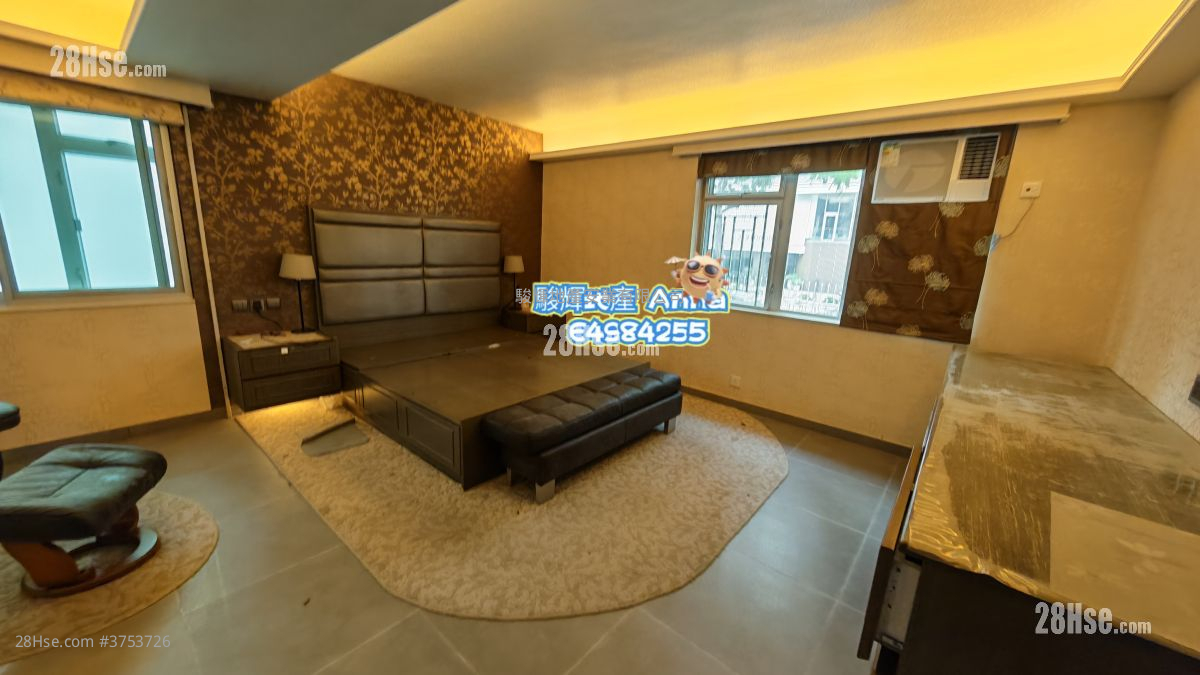 Erin Court Sell 5+ Bedrooms , 5+ Bathrooms 1,249 ft²